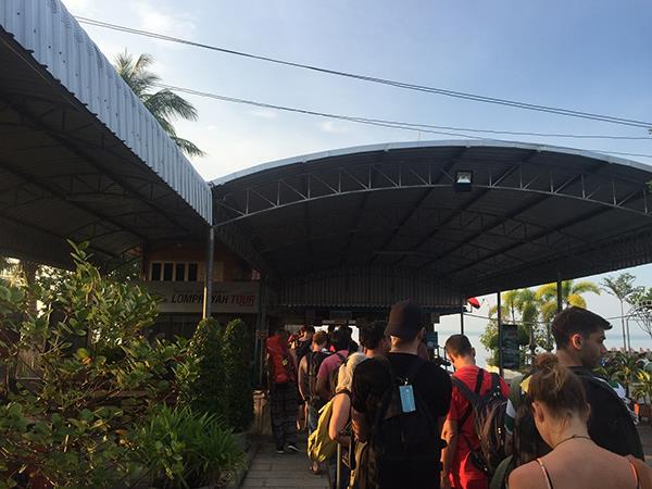 Queuing for Catamaran Boarding