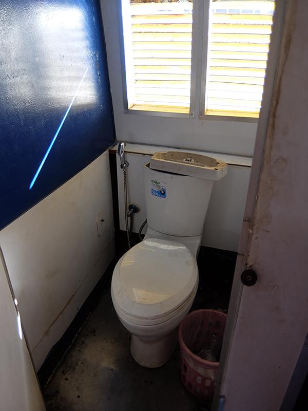 Tigerline Travel 渡船厕所