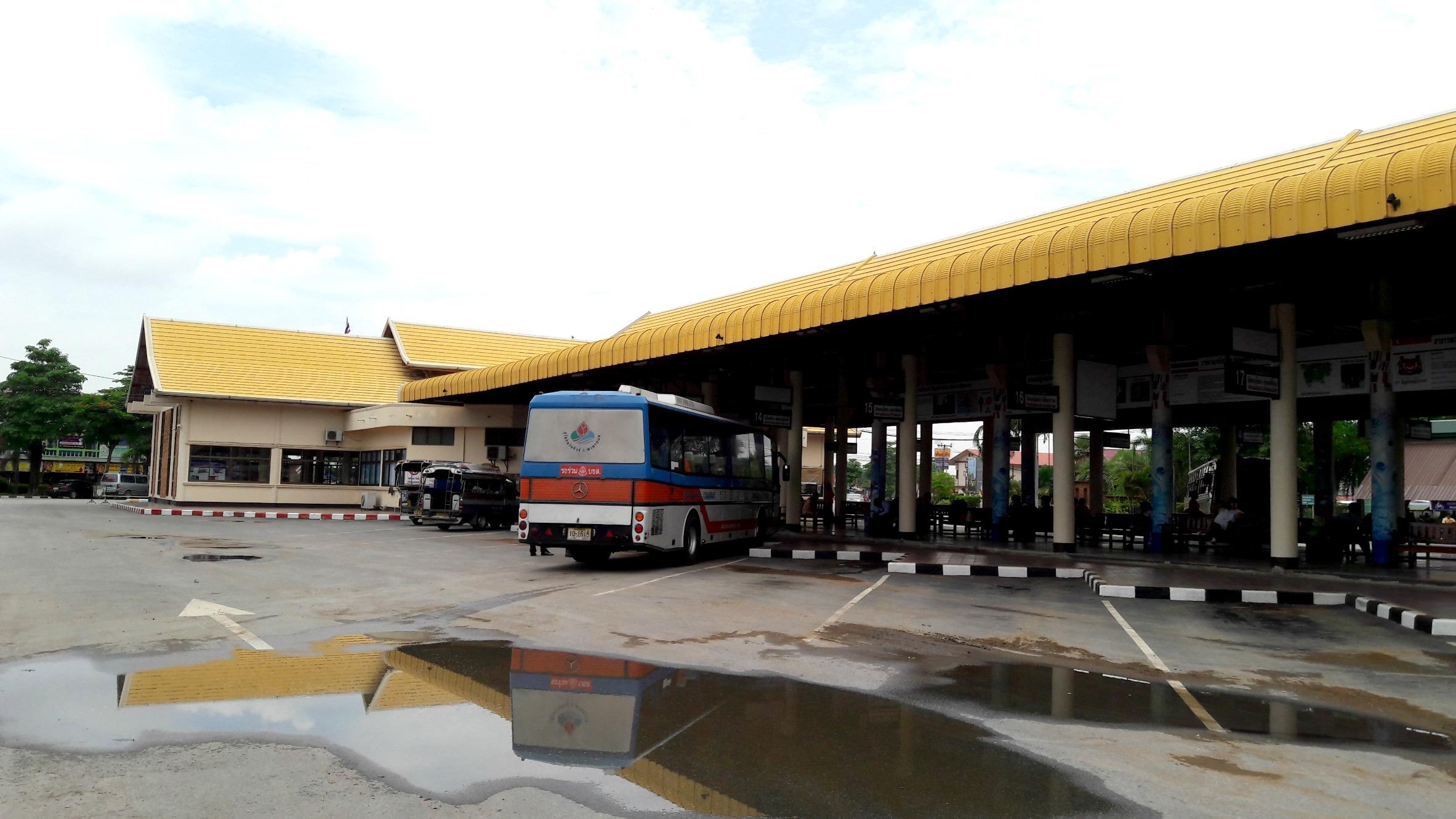 Sukhothai Bus Station - Bus platform 3