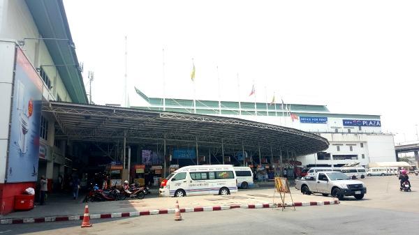 Southern Bangkok Bus Terminal (Sai Tai Mai) - Outside bus terminal