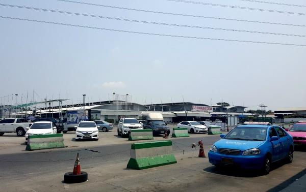 Southern Bangkok Bus Terminal (Sai Tai Mai) - Taxi area