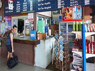 Lomprayah counter at Mae Haad Pier