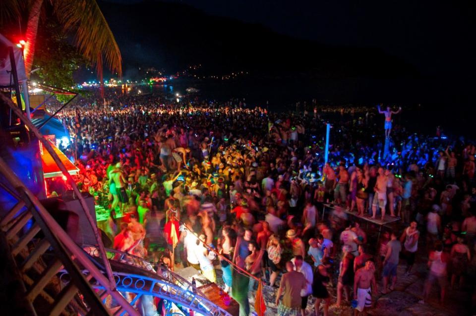 Full Moon Party at night