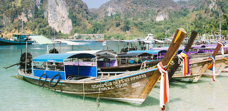 Tonsai Pier in Phi Phi Island Tonsai Pier in Phi Phi Island