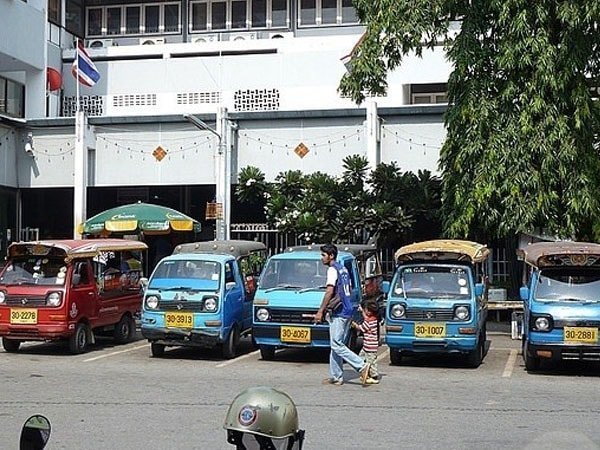 สถานีรถไฟหาดใหญ่  - การขนส่ง โดยตุ๊กตุ๊ก