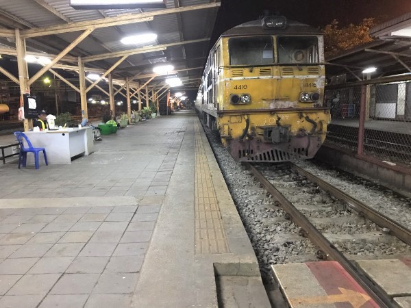 SRT Train from Surat Thani to Padang Besar SRT Train from Surat Thani to Padang Besar