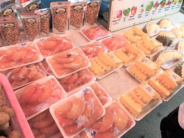 夜市售卖的水果 夜市售卖的水果